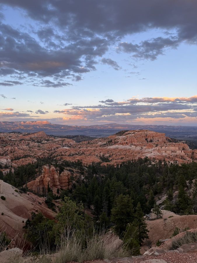 Bryce Canyon hoodoos at dusk