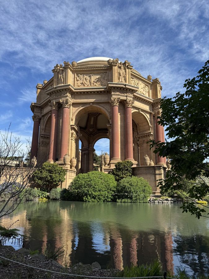 The Palace of Fine Arts reflected in its lagoon